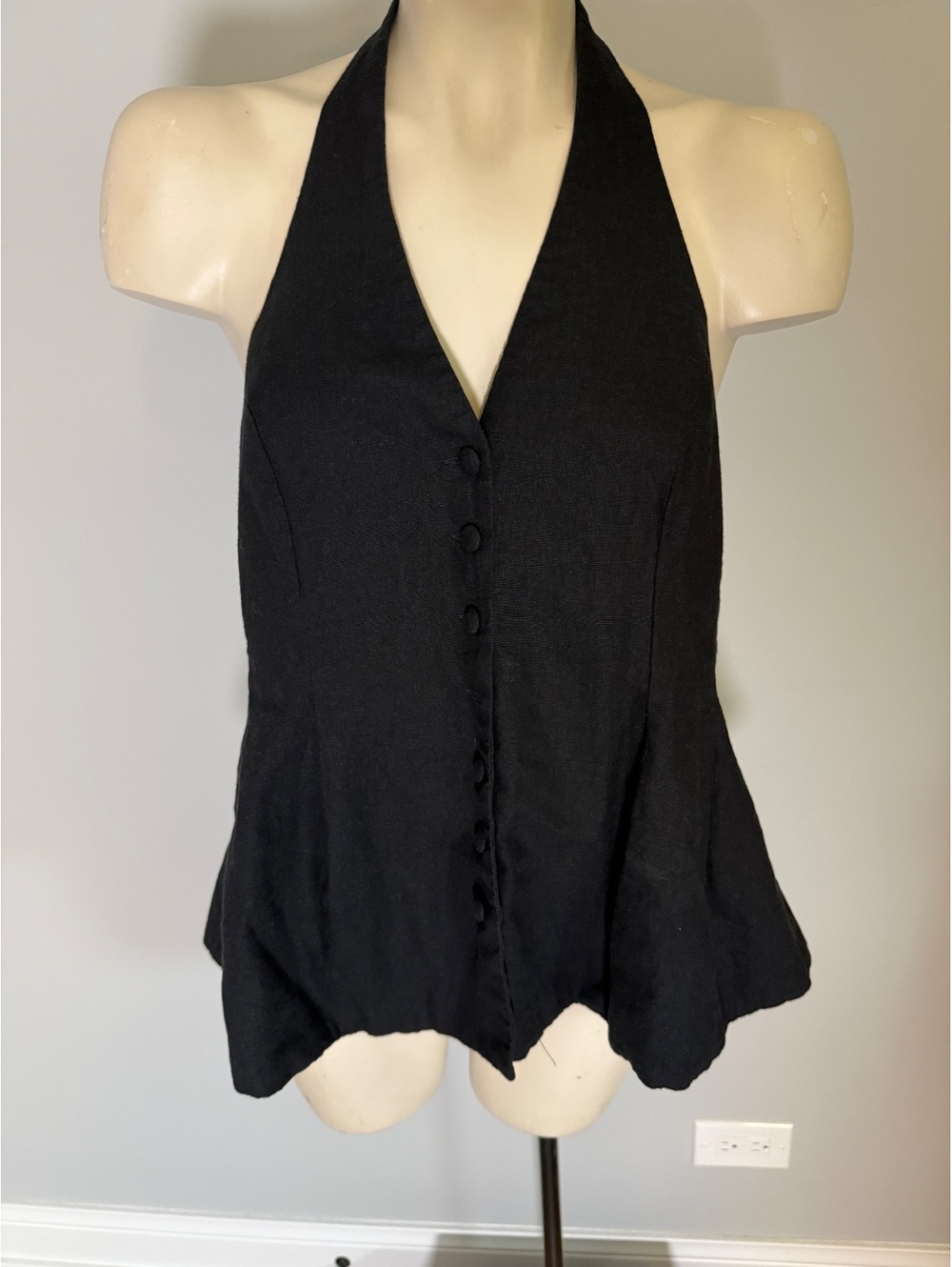 WAYF‎ Black Linen Blend Halter Top with Button Front - Picture 5 of 10